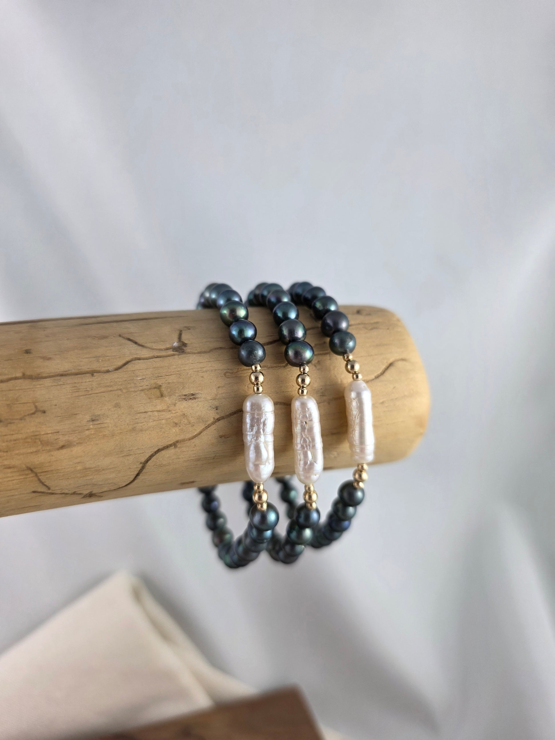 Luna Pearl Bracelet