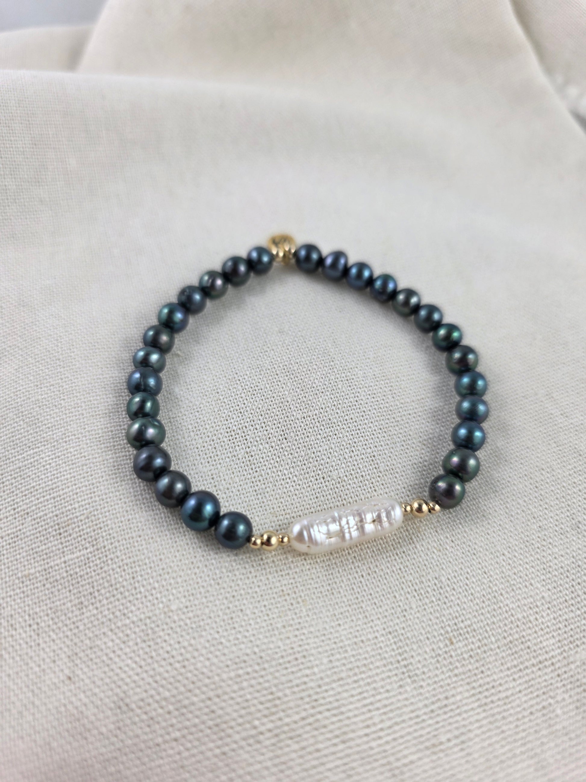 Luna Pearl Bracelet