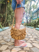 Load image into Gallery viewer, Straw Fringe Bag
